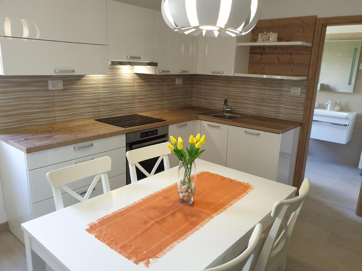 Apartments Stella Apsyrtides オソル エクステリア 写真