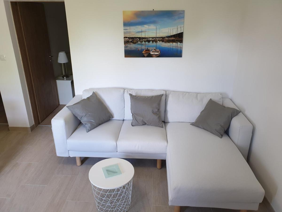 Apartments Stella Apsyrtides オソル エクステリア 写真