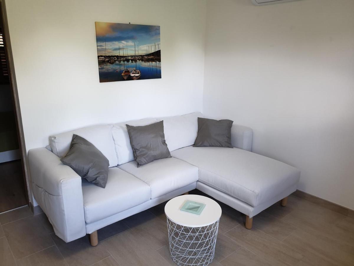 Apartments Stella Apsyrtides オソル エクステリア 写真