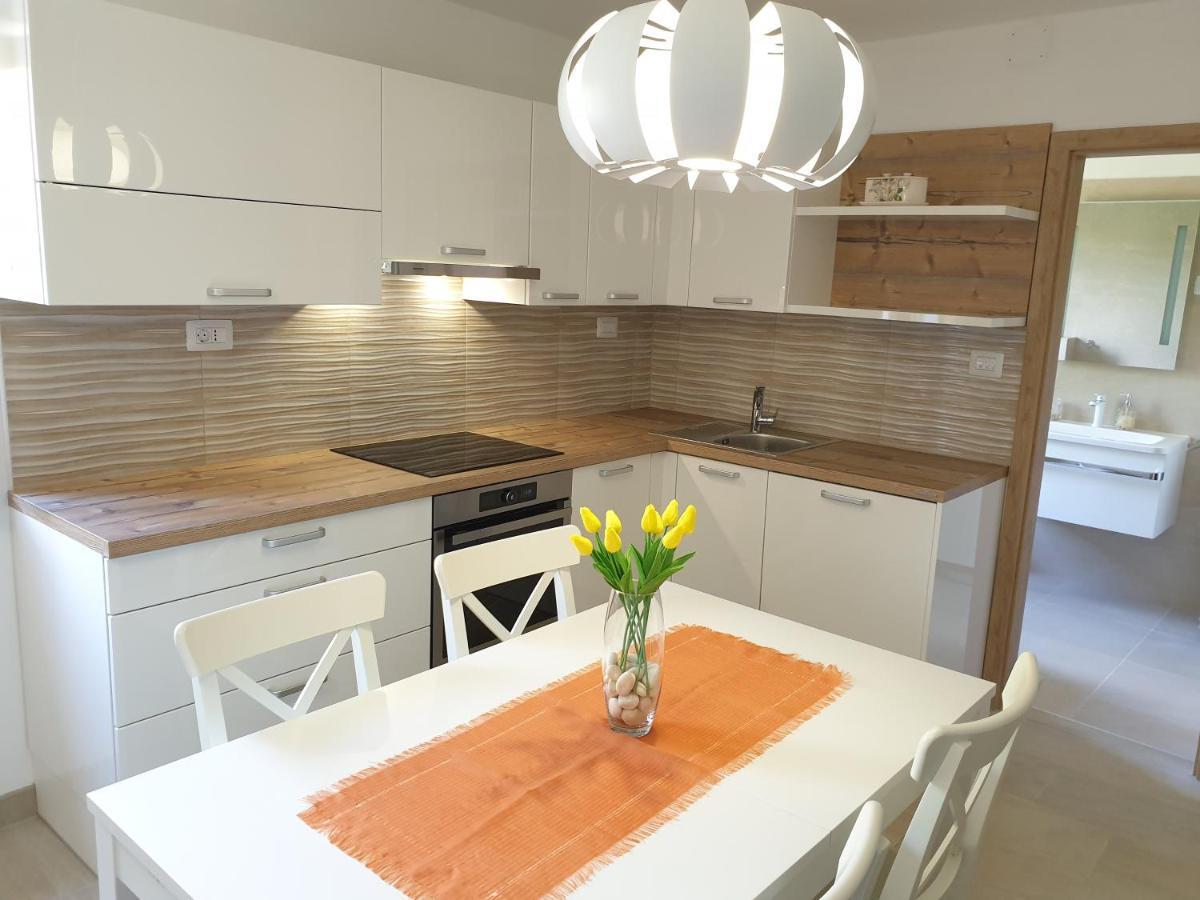 Apartments Stella Apsyrtides オソル エクステリア 写真